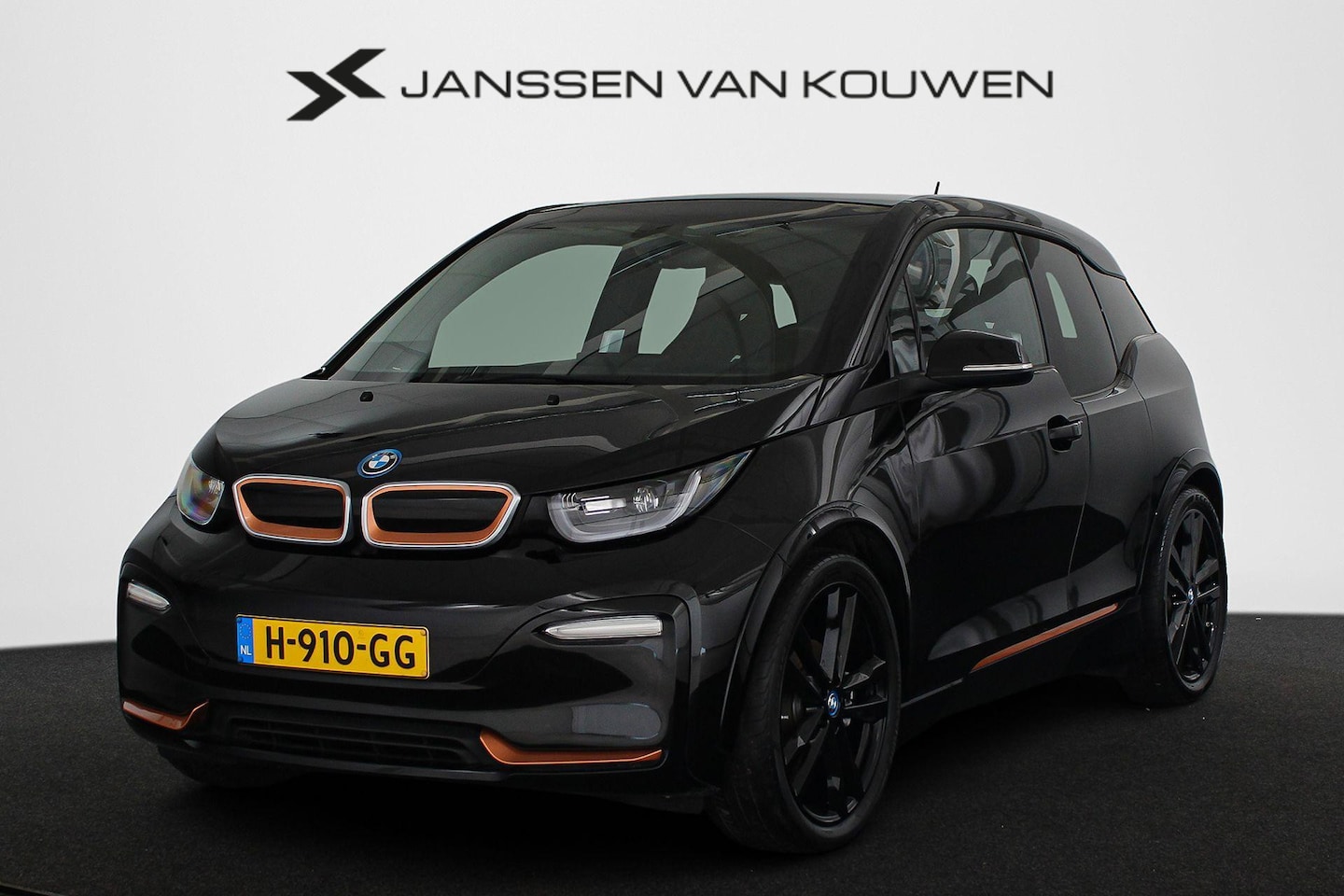 BMW i3 - S 120Ah 42 kWh RoadStyle Edition SOH 95% Harman Kardon Achteruitrijcamera Keyless - AutoWereld.nl