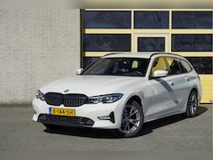 BMW 3-serie Touring - 318i Automaat High Executive Sport BJ2021 Lmv 17" | Led V+A | Pdc | Navi | Afneembare trek