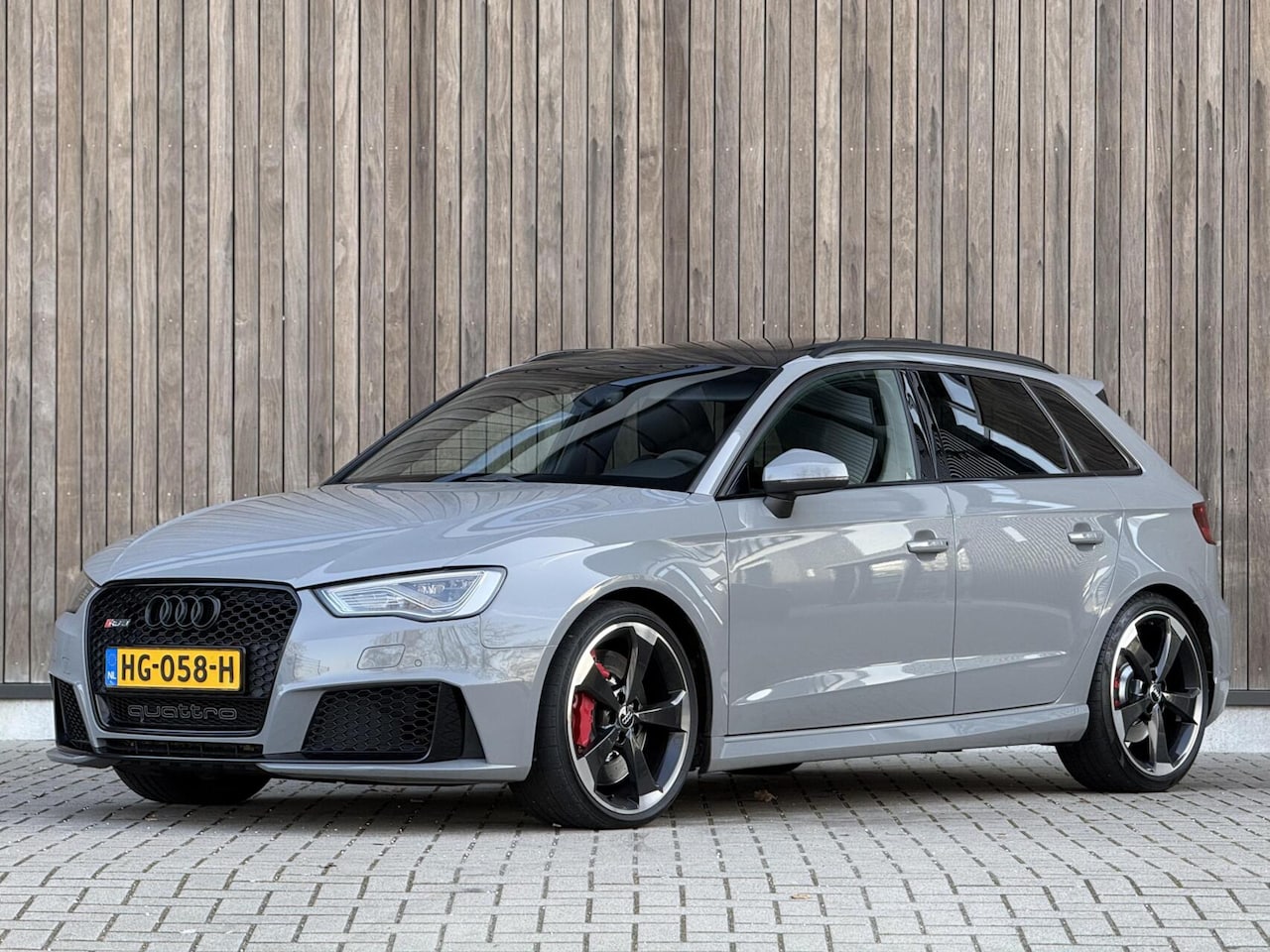 Audi RS3 - 2.5 TFSI QUATTRO | PANO | NARDO GREY | NL-AUTO | GOEDONDERHOUDEN - AutoWereld.nl