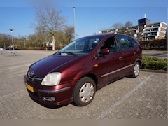 Nissan Almera Tino - export 1.8 Visia