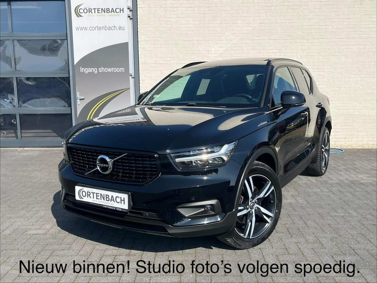 Volvo XC40 - 2.0 T4 R-Design | Panorama dak | Adaptieve cruise | Memory | Harman Kardon | - AutoWereld.nl
