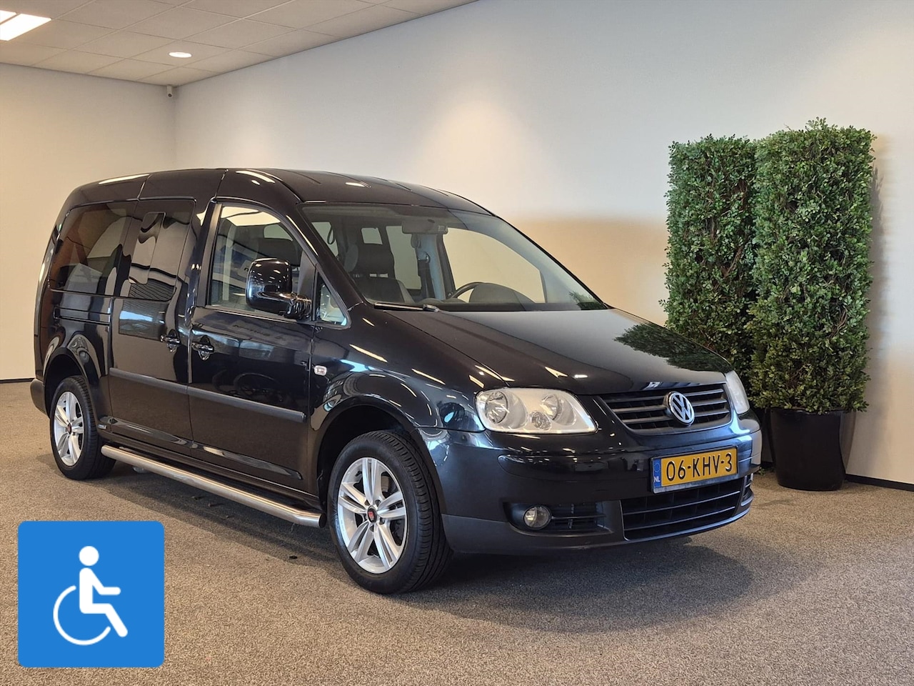 Volkswagen Caddy Maxi - Rolstoelauto 5+1 - AutoWereld.nl