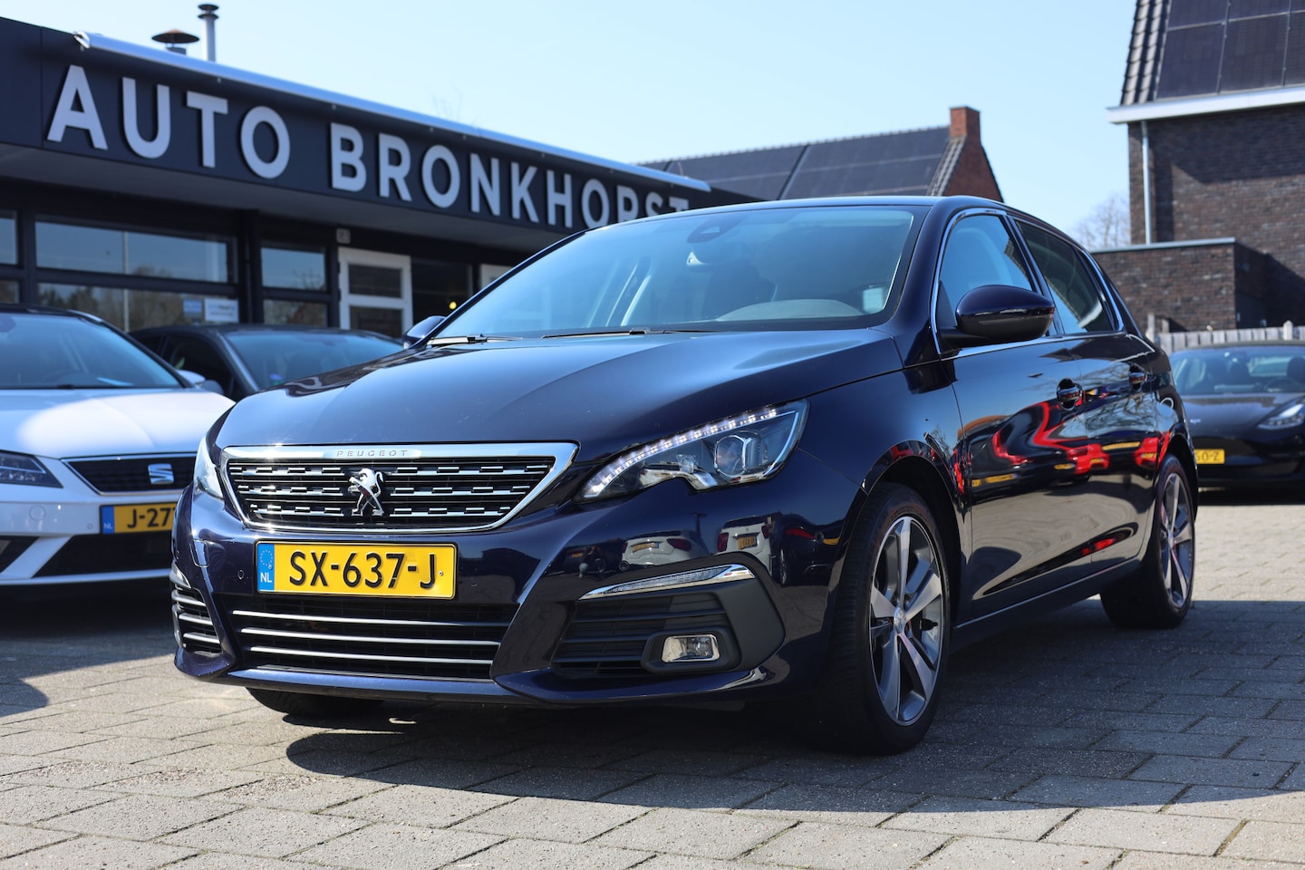 Peugeot 308 - 1.2 ALLURE | NAVI | CLIMA | CARPLAY | NAP - AutoWereld.nl