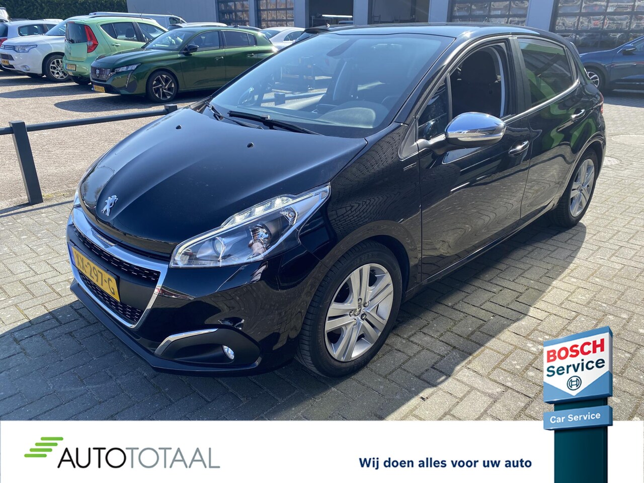 Peugeot 208 - 1.2 PureTech Signature NAV - AIRCO - LMV - GETINTE RAMEN - AutoWereld.nl