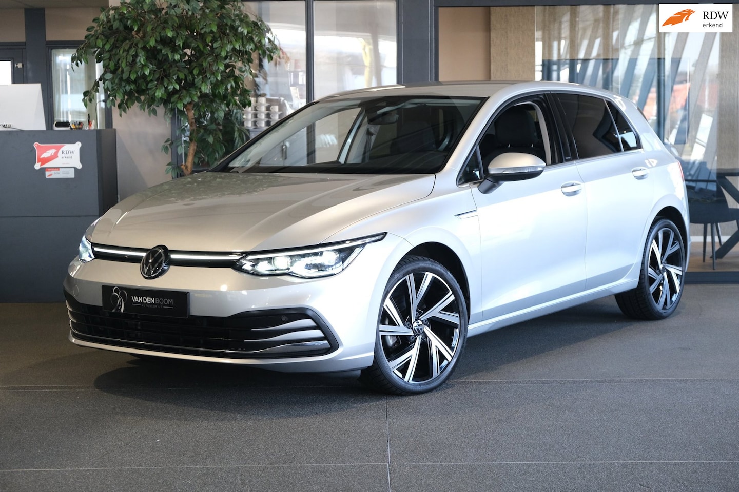 Volkswagen Golf - 8 1.5 eTSI Style 130PK DSG IQ Led Navi Cam Virtual Memory ACC - AutoWereld.nl