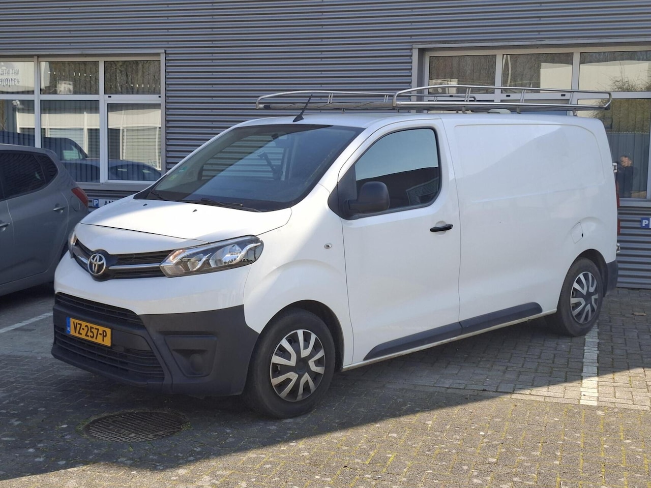 Toyota ProAce Compact - 1.6 D-4D AIRCO / IMPERIAAL / TREKHAAK - AutoWereld.nl