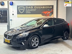 Volvo V40 - 2.0 D3 R-Design AUTOMAAT|PDC|LEER|TREKHAAK|CRUISE