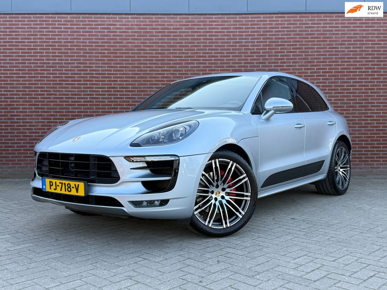 Porsche Macan - 3.6 Turbo | Pano | Sportuitlaat | Stoel Verkoeling/Verwarming | Nette auto - AutoWereld.nl