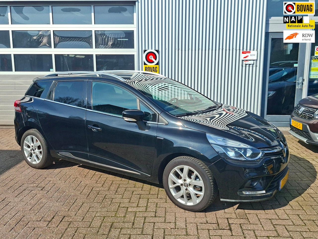 Renault Clio - 0.9 TCe Limited PDC Navi Airco Cruise Isofix - AutoWereld.nl