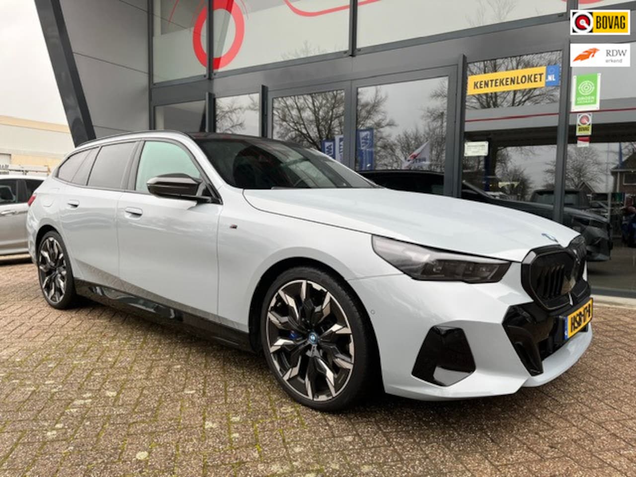 BMW 5-serie Touring - 550e xDrive 550e xDrive - AutoWereld.nl