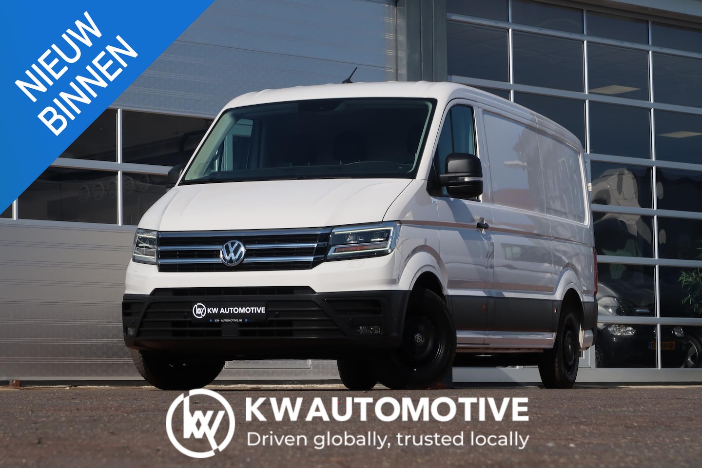 Volkswagen Crafter - 35 2.0 TDI L3H2 AUT/ LED/ CAMERA/ ACC/ NAVI/ CLIMA/ TREKHAAK - AutoWereld.nl