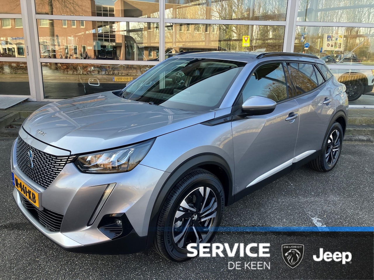 Peugeot e-2008 - EV 50kWh 136pk 260Nm Allure Pack I NL AUTO I SOH 89% I NAVIGATIE I STOELVERWARMING I KEYLE - AutoWereld.nl