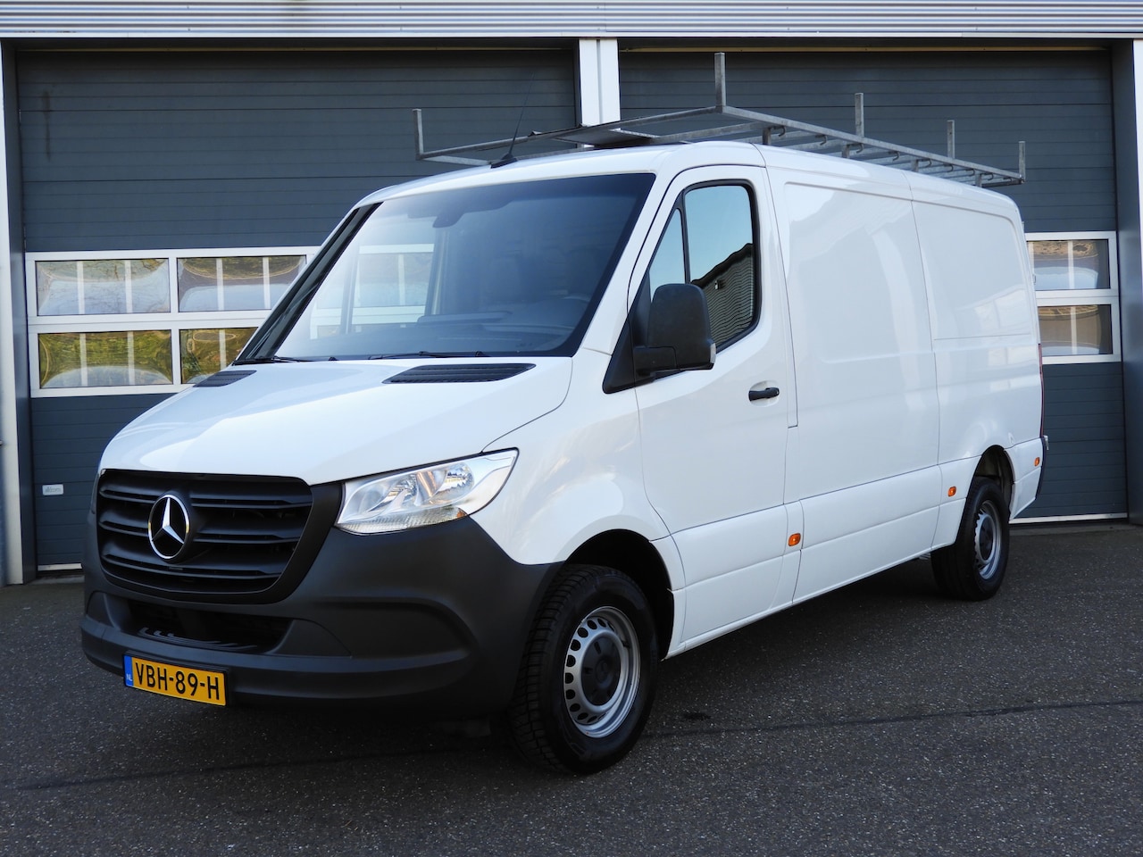 Mercedes-Benz Sprinter - 316 2.2 CDI L2H1 RWD AIRCO | LEDER | CAMERA | IMPERIAAL | TREKHAAK - AutoWereld.nl