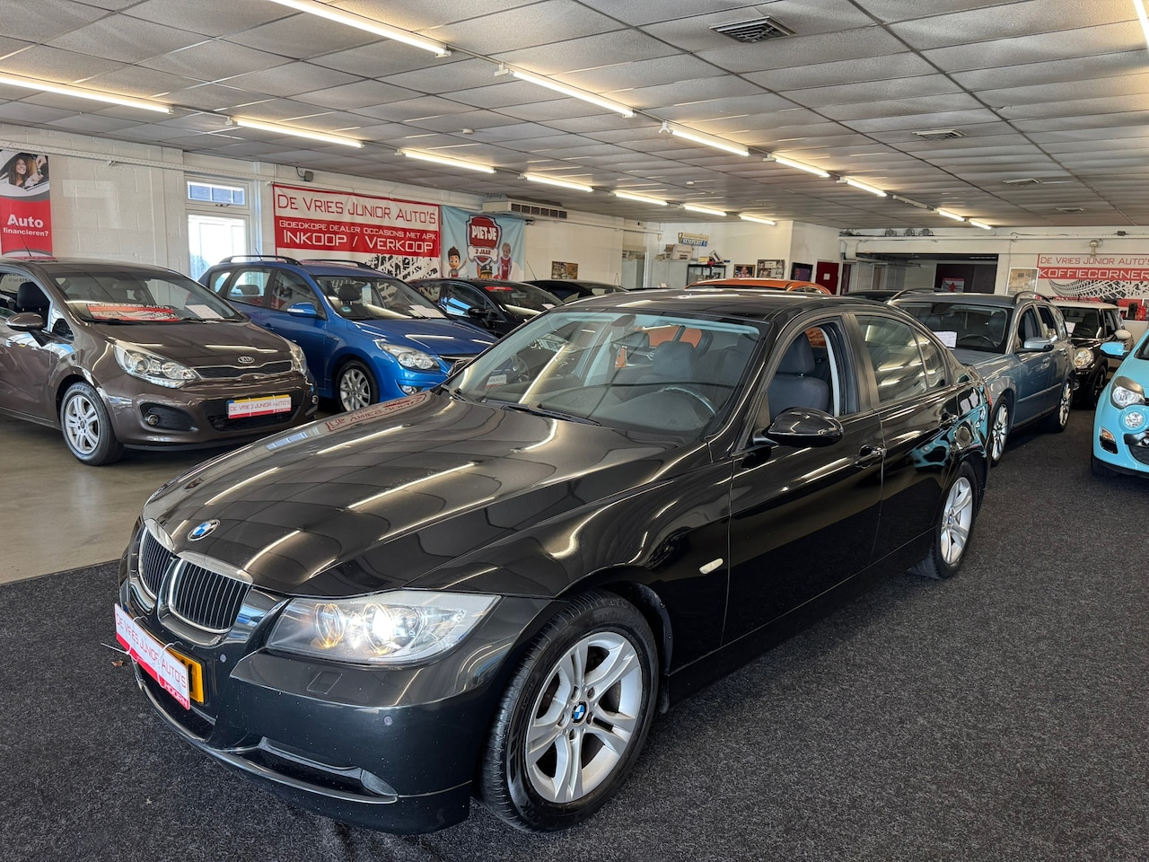 BMW 3-serie - 318i Business Line. Geheel Dealer onderhouden, nwe apk en alle opties! - AutoWereld.nl