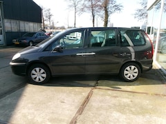 Citroën C8 - 2.0-16V Ligne Prestige 7 persoons MOTORSCHADE