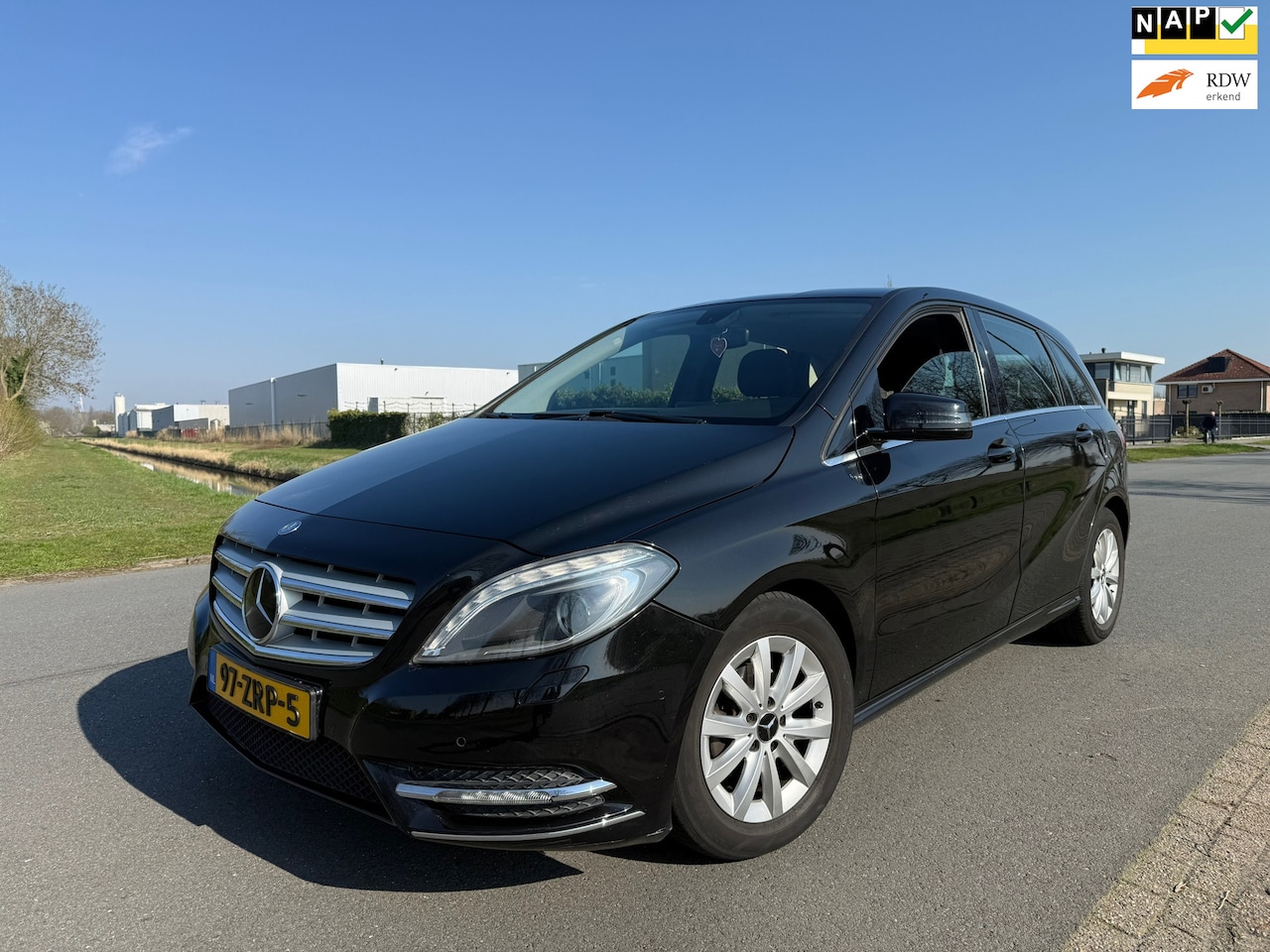 Mercedes-Benz B-klasse - 180 Ambition NAP/NAVI/APK 2-2027/VELGEN - AutoWereld.nl