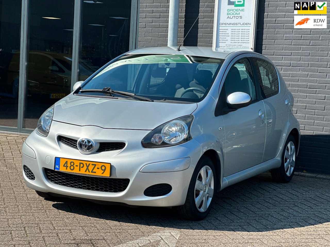 Toyota Aygo - 1.0-12V Comfort Navigator/2E EIG/NAVI/AIRCO/AUTOMAAT/NL-AUTO NAP!! - AutoWereld.nl