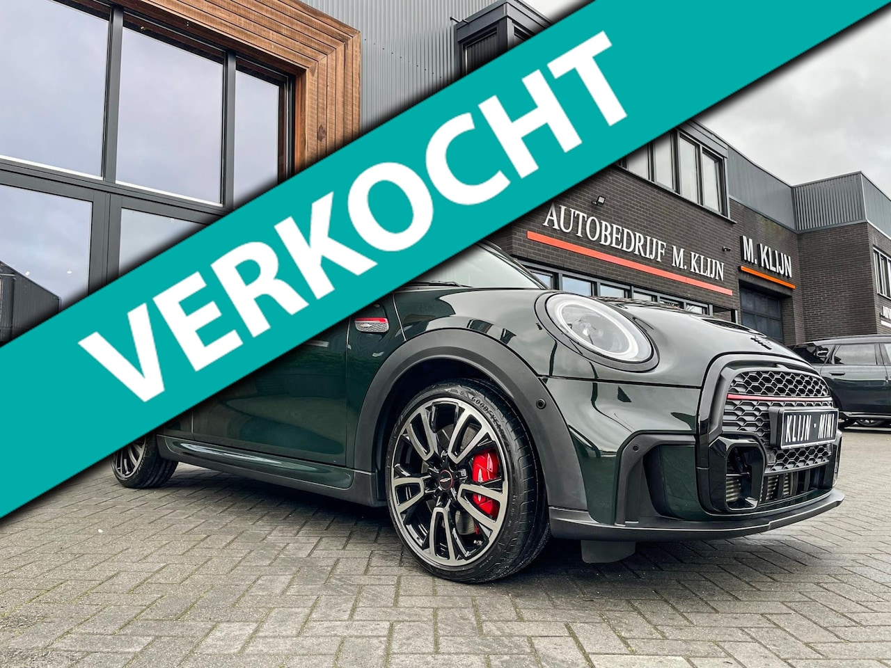 MINI Cabrio - Mini 2.0 John Cooper Works JCW Pack F1 aut 231pk Rebel green/Chester leer/Hk/Uniek - AutoWereld.nl