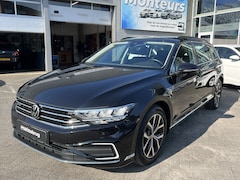 Volkswagen Passat Variant - 1.4 TSI PHEV GTE Business DSG Automaat Panoramadak / Trekhaak wegklapbaar / Navigatie / Ac