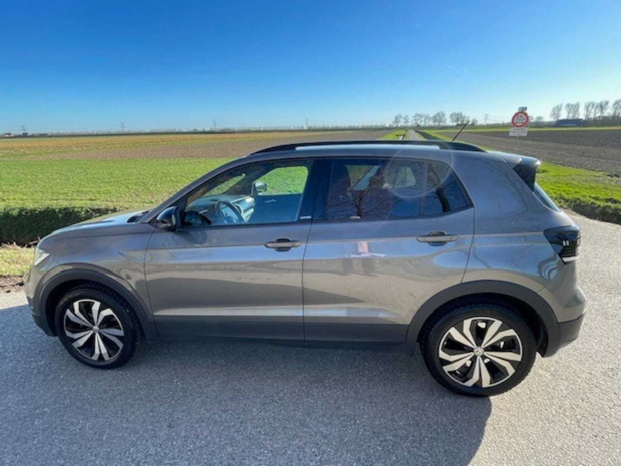 Volkswagen T-Cross - 1.0 TSI 110 pk Style | Achteruitrijcamera | Dode hoek detectie | Elektrische A-klep | Navi - AutoWereld.nl