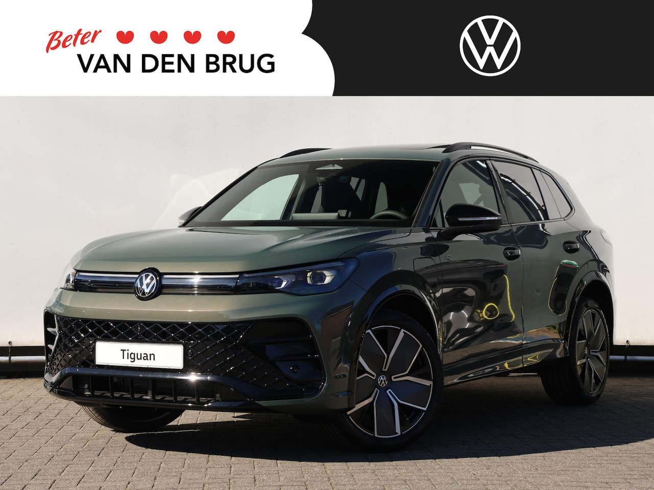Volkswagen Tiguan - R-Line Edition 1.5 eHybrid 204 PK | Navigatie | Trekhaak | LED Matrix | Panoramadak | Harm - AutoWereld.nl