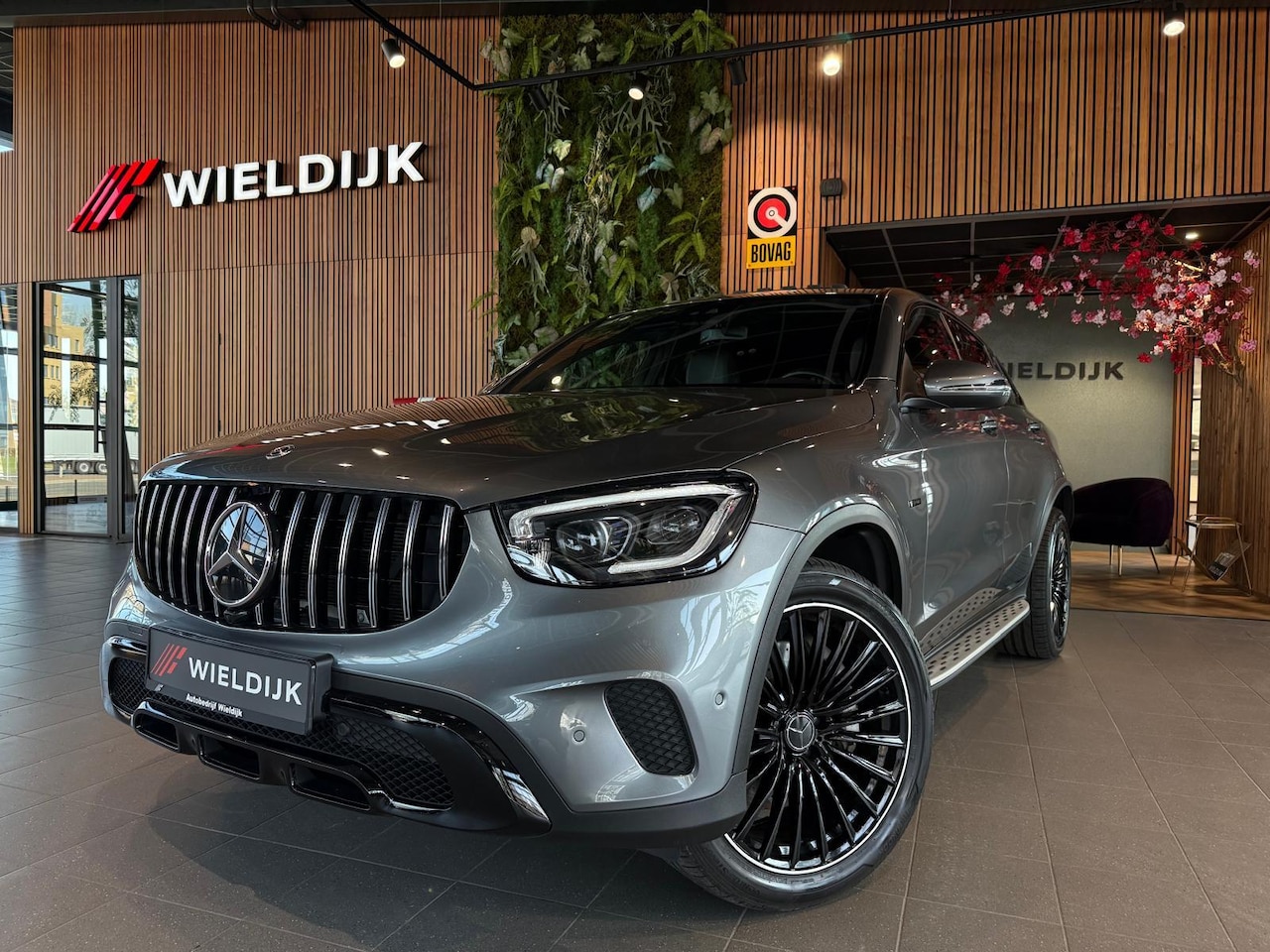 Mercedes-Benz GLC-klasse Coupé - 300e 4MATIC Premium Plus Pannorama elektr trekhaak - AutoWereld.nl