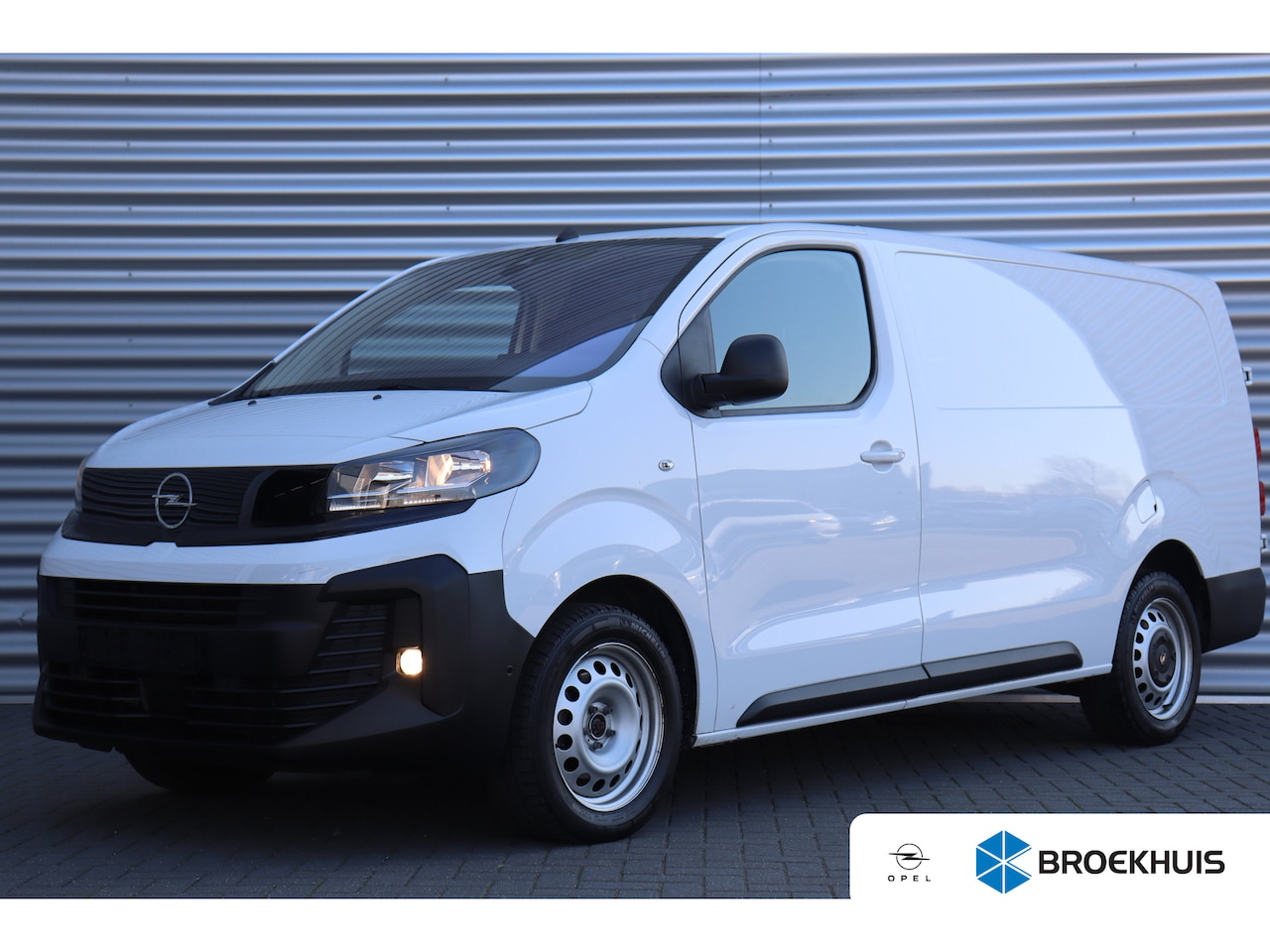 Opel Vivaro - 2.0D 180PK L3H1 AUTOMAAT / NAVI / CLIMA / LED / PDC / BPM VRIJ / KEYLESS / BETIMMERING / W - AutoWereld.nl