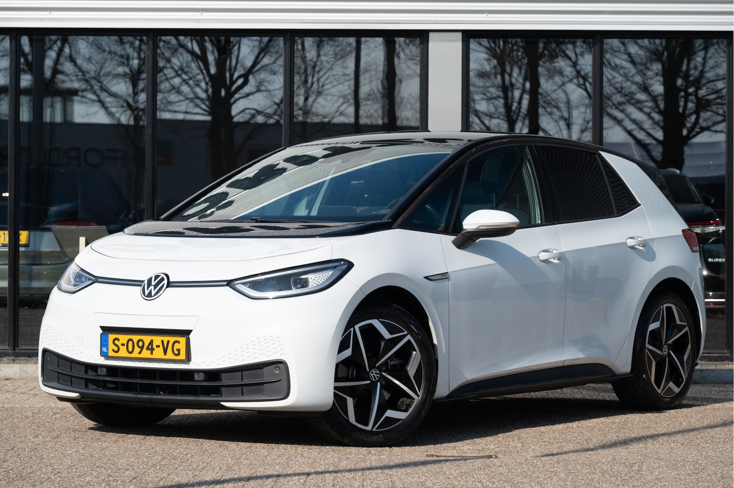 Volkswagen ID.3 - Pro 58 kWh | Pano | Navi | AppConnect | ACC | Stoel- Stuurverw. | - AutoWereld.nl