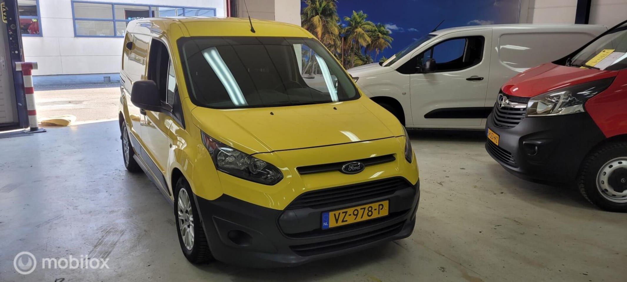 Ford Transit Connect - 1.5 TDCI L1 Ambiente 1.5 TDCI L1 Ambiente - AutoWereld.nl