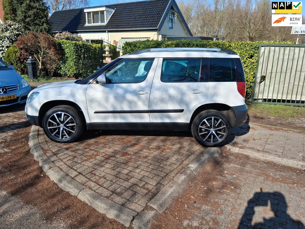 Skoda Yeti - 1.2 TSI Elegance panodak airco navigatie - AutoWereld.nl