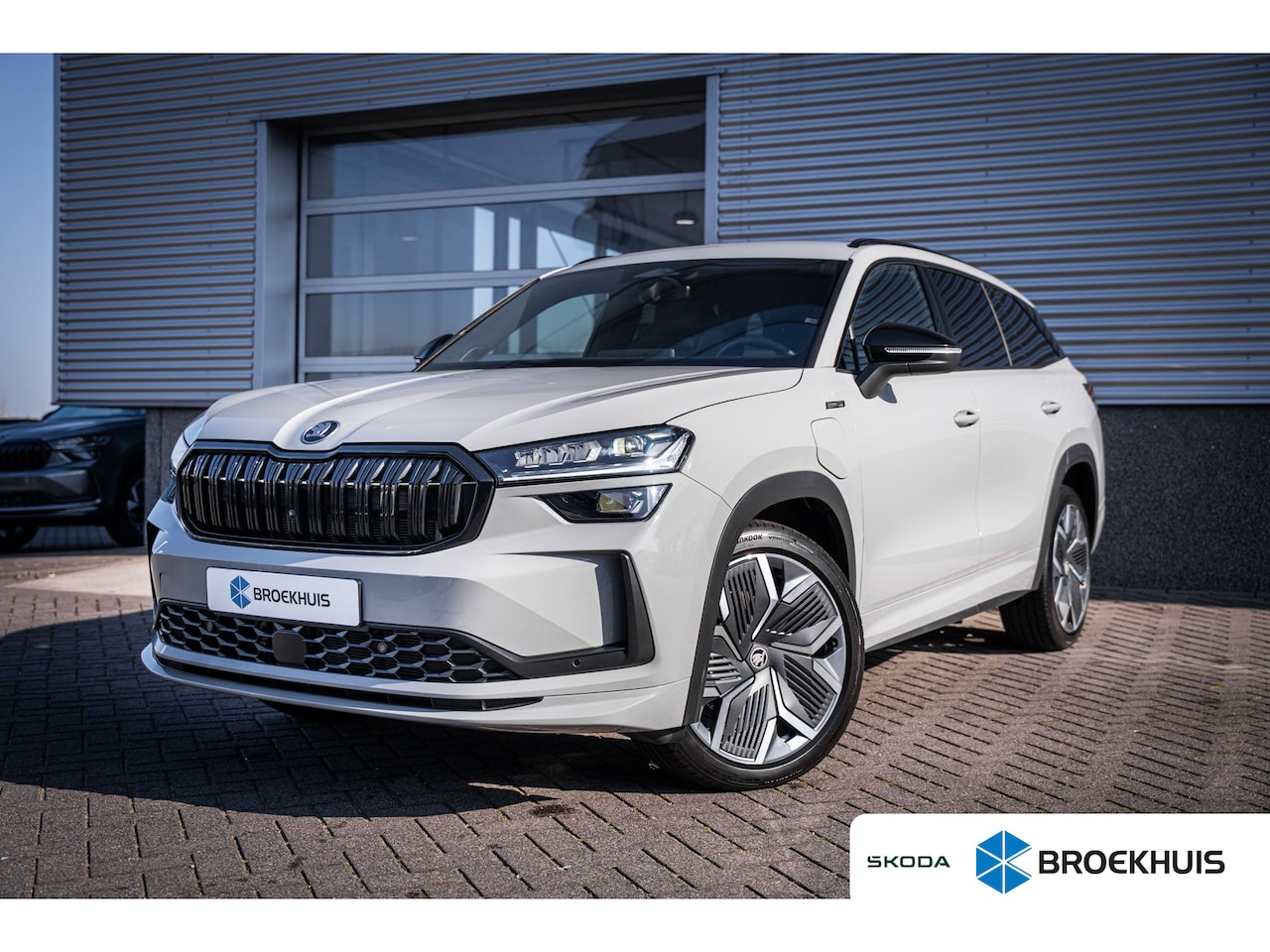 Skoda Kodiaq - 1.5 TSI iV 150kW Sportline | Achteruitrijcamera | Lichtmetalen velgen 20" | Matrix LED kop - AutoWereld.nl