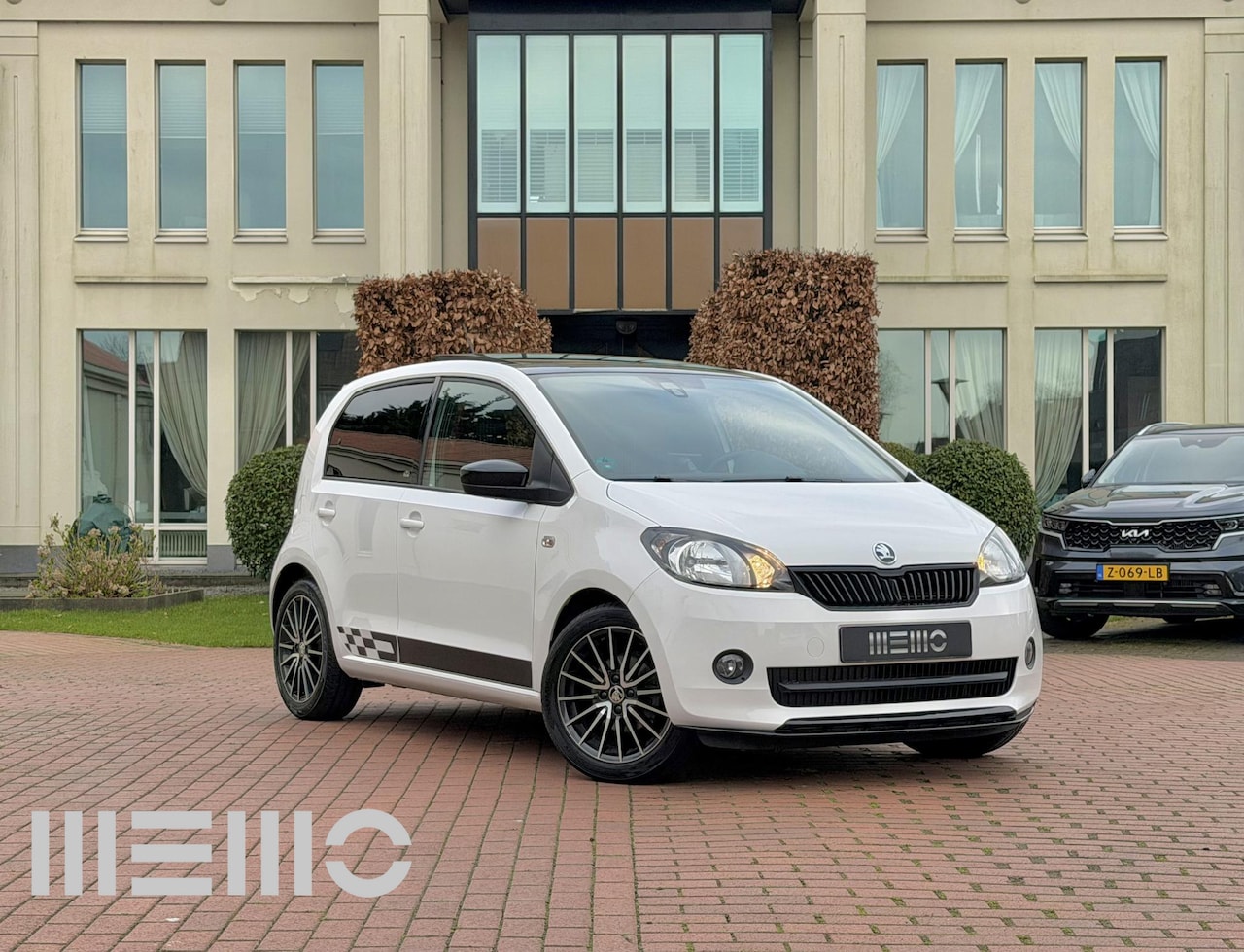 Skoda Citigo - 1.0 Greentech Monte Carlo - Panoramadak - Stoelverwarming - Cruise - AutoWereld.nl