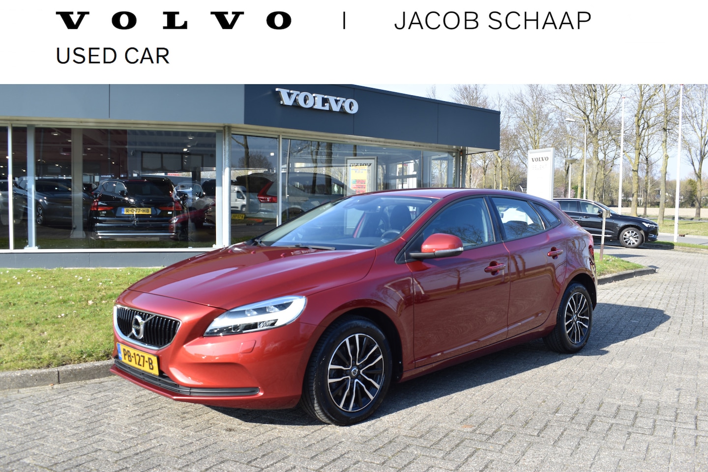 Volvo V40 - T3 153PK Nordic+ | Stoelverwarming | Standkachel | Voorruitverwarming | Carkit | LED - AutoWereld.nl
