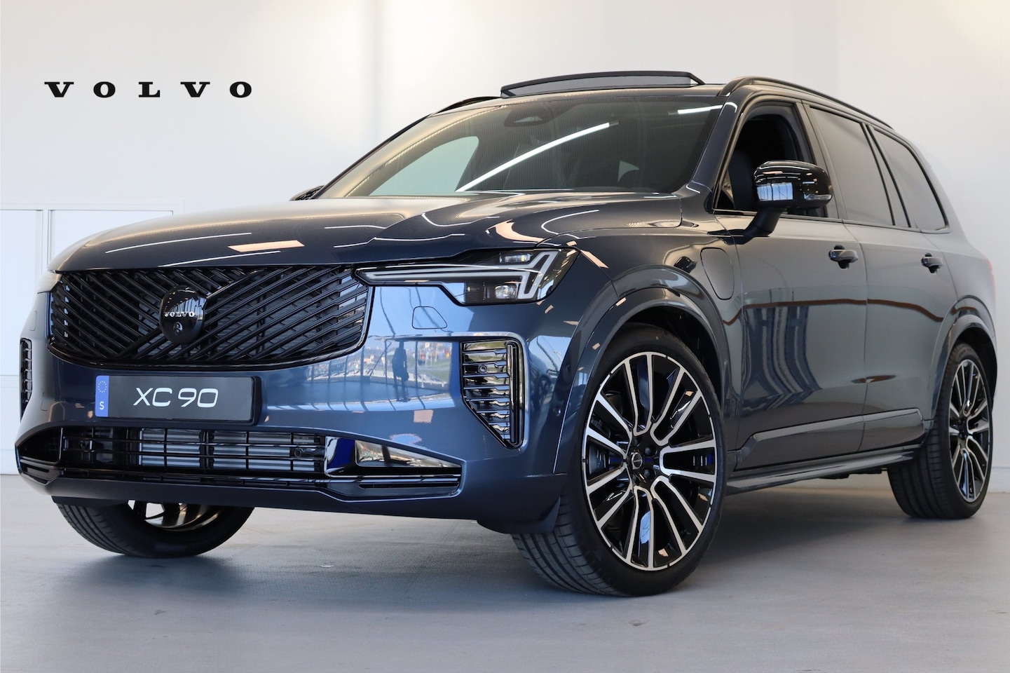 Volvo XC90 - T8 455PK Black Ed. Executive Edition | Luchtvering | B&W Audio | Gelam. Glas | Massagew/ve - AutoWereld.nl