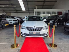 Skoda Superb - 2.0 TDI AUTOMAAT SEDAN LIMOUSINE FULL