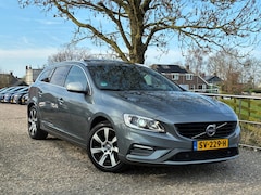 Volvo V60 - 2.0 D4 | R-Desing + Schuif/kanteldak + Camera + Cruise + Navi Nu € 11.975,