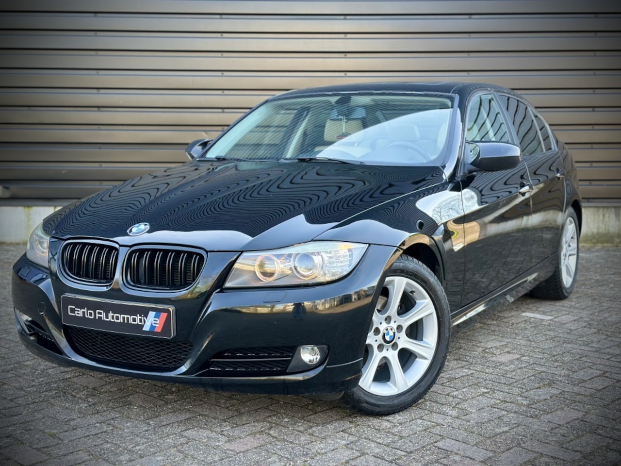 BMW 3-serie - 318i LuxuryLine DAK|NAVI|LEER|XENON|STOELVERW - AutoWereld.nl