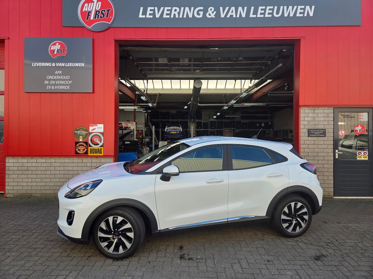 Ford Puma - 1.0 EcoBoost Hybrid Titanium Parkeersensoren Achter / Navigatie/ Apple carplay-android aut - AutoWereld.nl