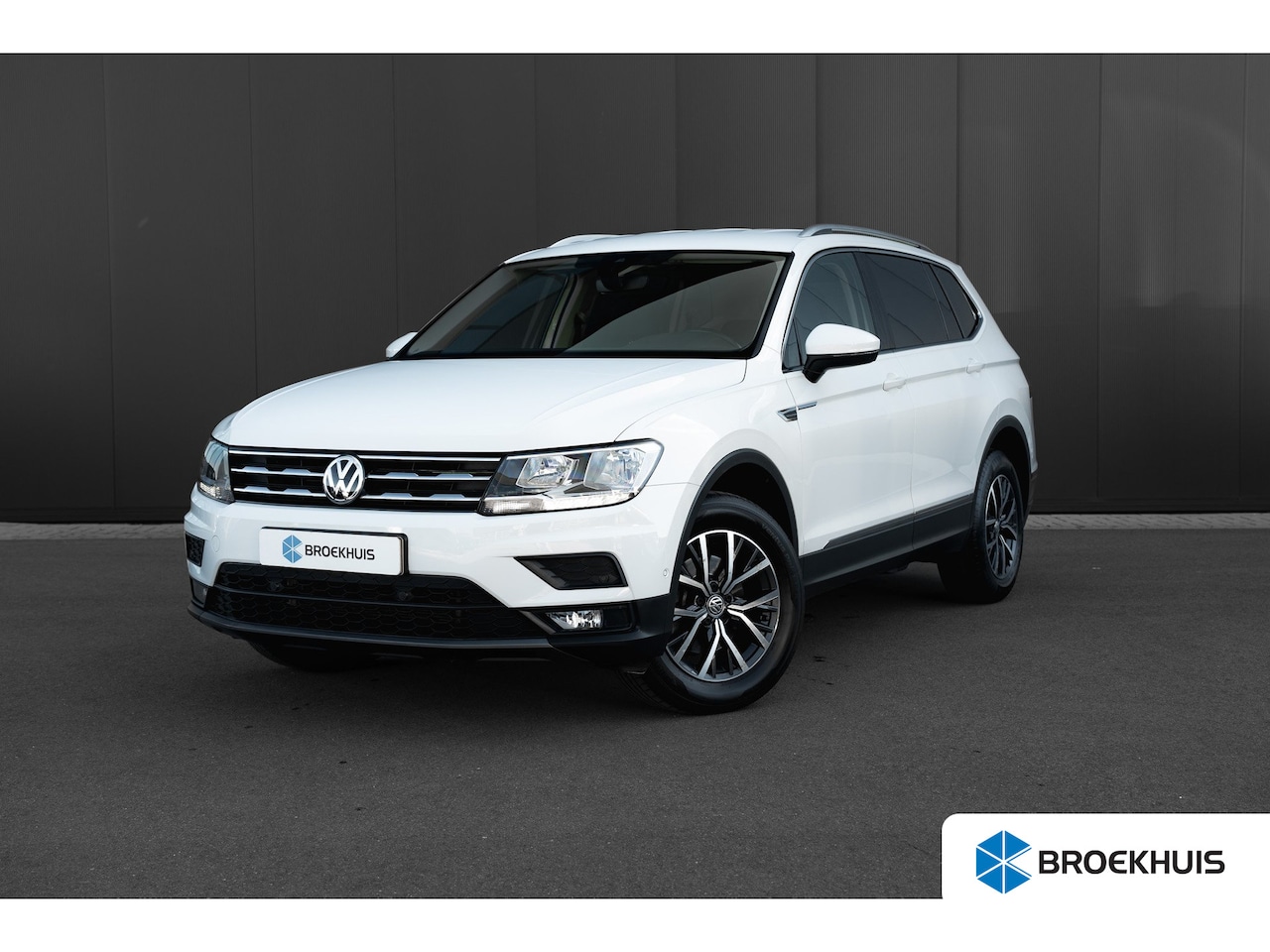 Volkswagen Tiguan Allspace - 1.5 TSI Comfortline Business | Trekhaak | Camera | Keyless | 1e Eigenaar! | Navigatie | Pa - AutoWereld.nl