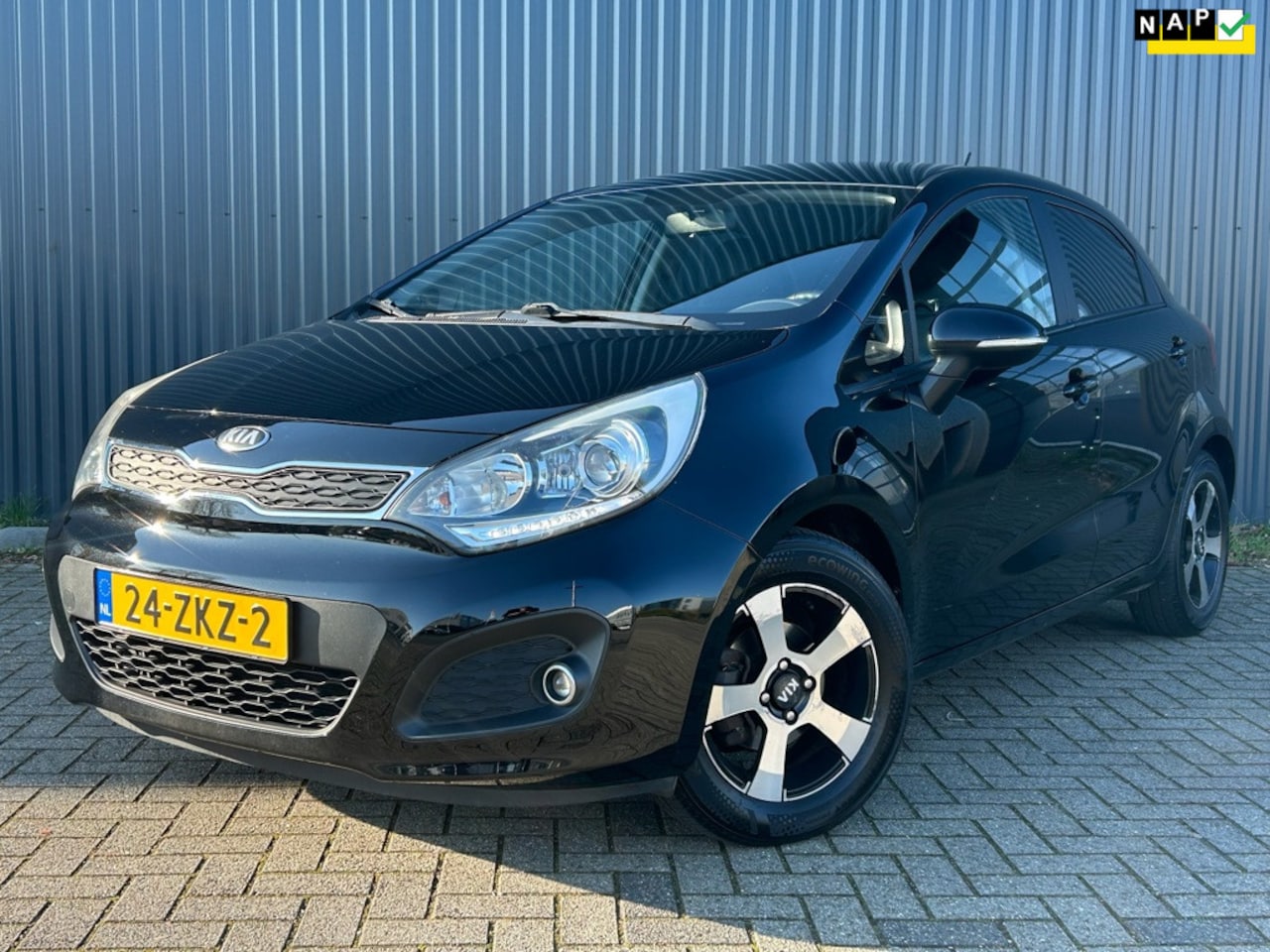 Kia Rio - 1.2 CVVT Design Edition | Airco | Cruise | Camera | 5 DRS | Elektra Pakket | - AutoWereld.nl