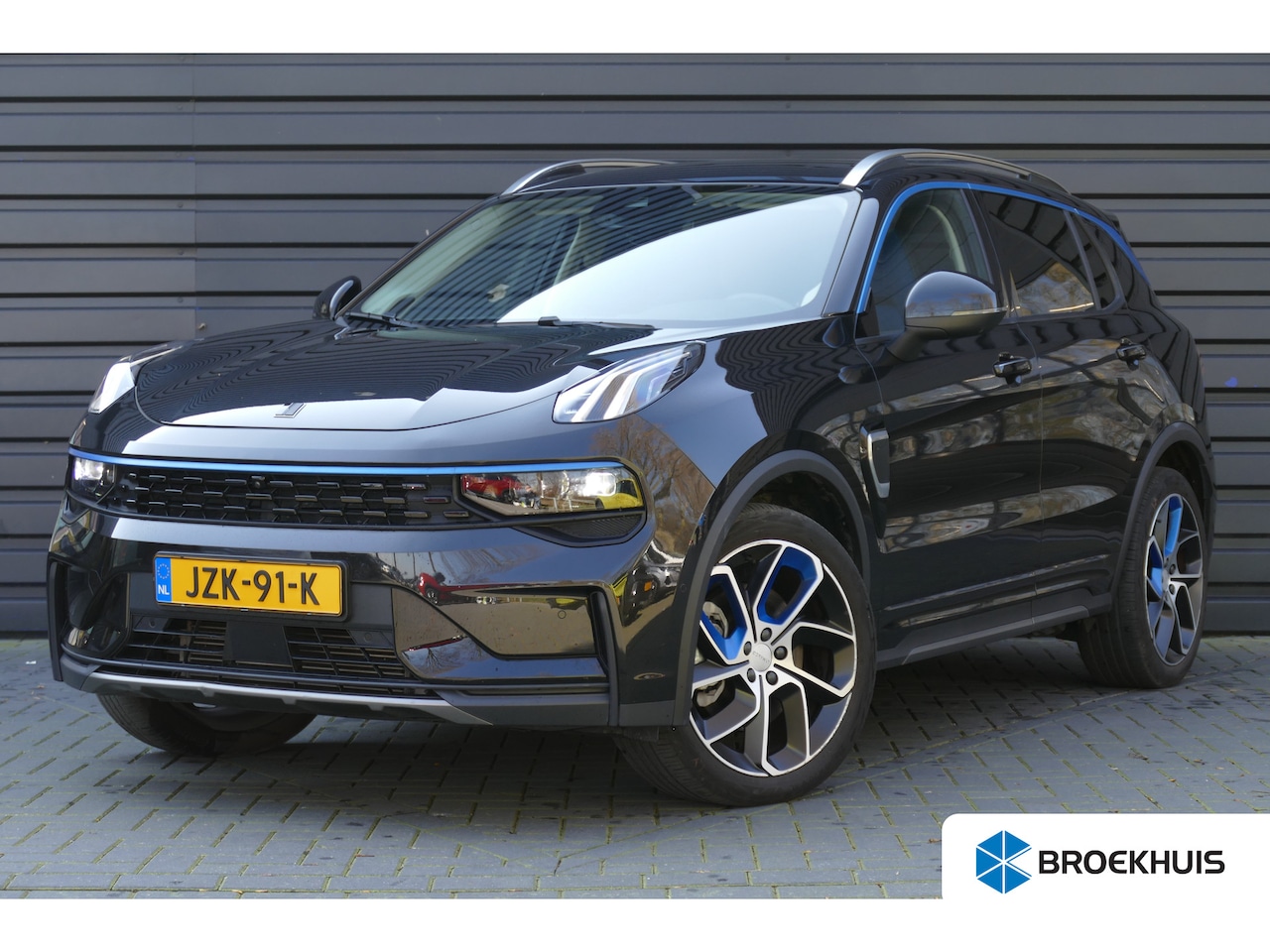 Lynk & Co 01 - 1.5 262PK PLUG-IN HYBRID AUTOMAAT / NAVI / LED / CLIMA / PDC / 20"LMV / CAMERA / PANO.DAK - AutoWereld.nl
