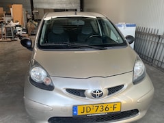 Toyota Aygo - 1.0-12V +