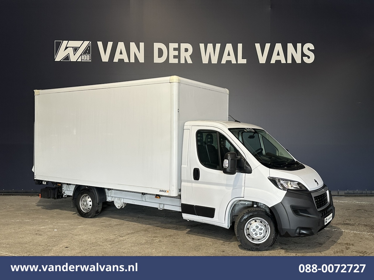 Peugeot Boxer - 2.2 BlueHDi 141pk Bakwagen Laadklep Euro6 Airco | Cruisecontrol | 995kg laadvermogen Bijri - AutoWereld.nl