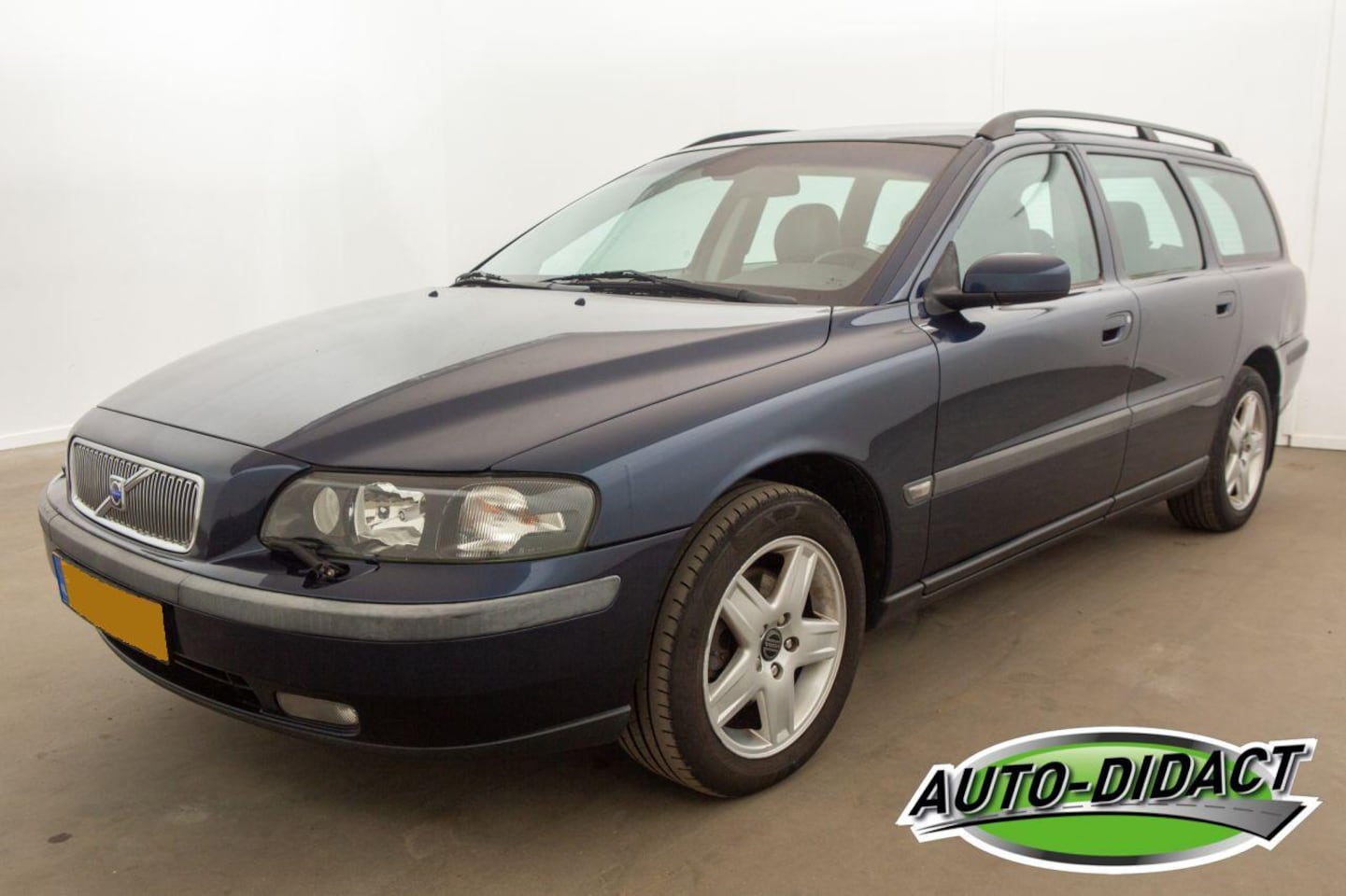 Volvo V70 - V-70 2.4 Edition II Airco Leder - AutoWereld.nl