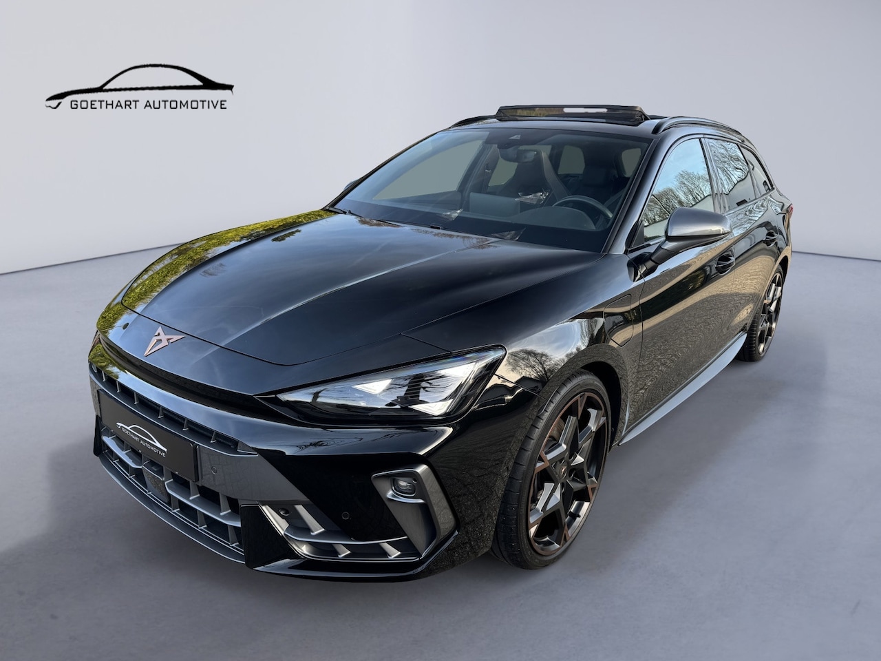 CUPRA Leon Sportstourer - 1.5 TSI e-Hybrid 204pk PHEV / Pano / Sennheiser / 2029 garantie / Camera / Drive XL / DCC - AutoWereld.nl