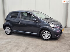 Toyota Aygo - 1.0-12V Dynamic Navigator | Airco | Nieuwe APK