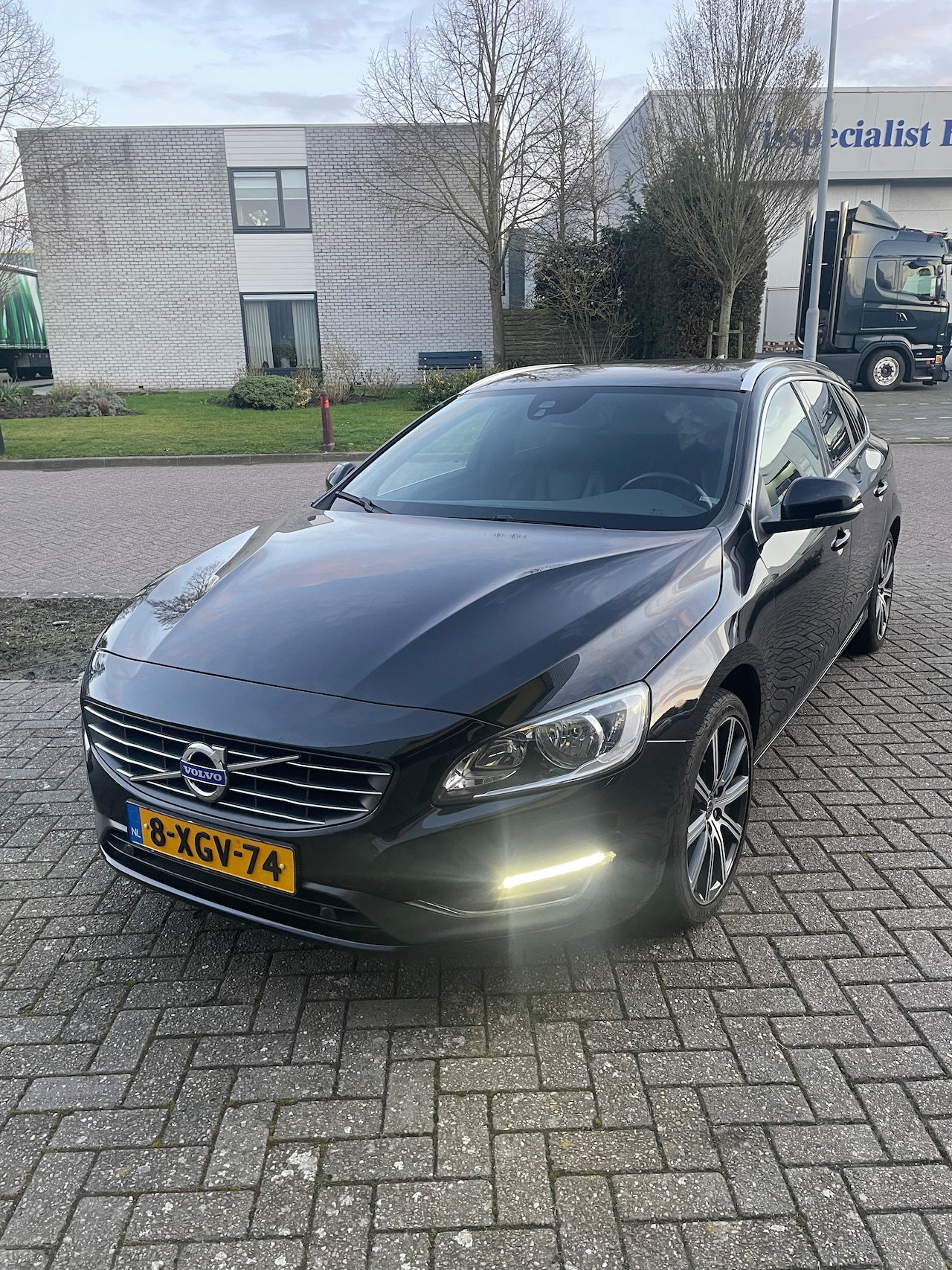 Volvo V60 - 1.6 D2 Summum - AutoWereld.nl