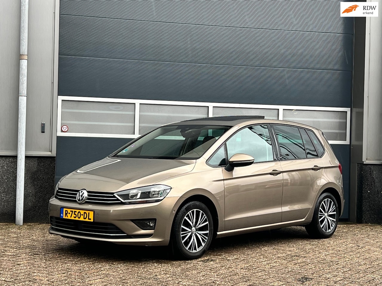 Volkswagen Golf Sportsvan - 1.4 TSI Highline bj.2017 Autom|Pano|Camera|Navi. - AutoWereld.nl