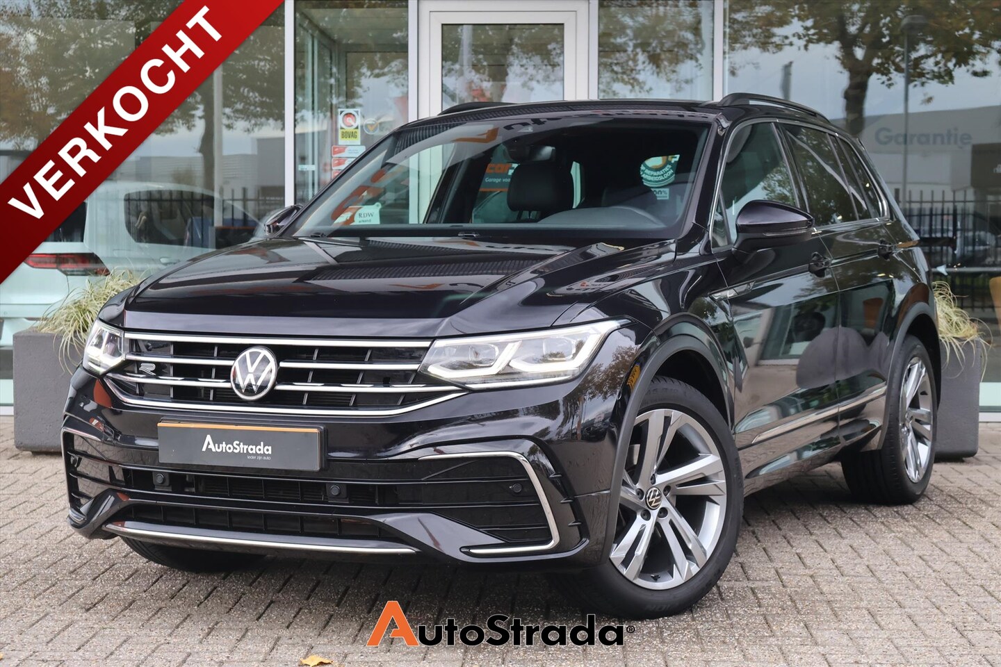 Volkswagen Tiguan - 1.5 R-Line TSI ACT 150pk | Carplay | Adaptive | Climate | DAB | IQ-LED | Sensoren | Virtua - AutoWereld.nl