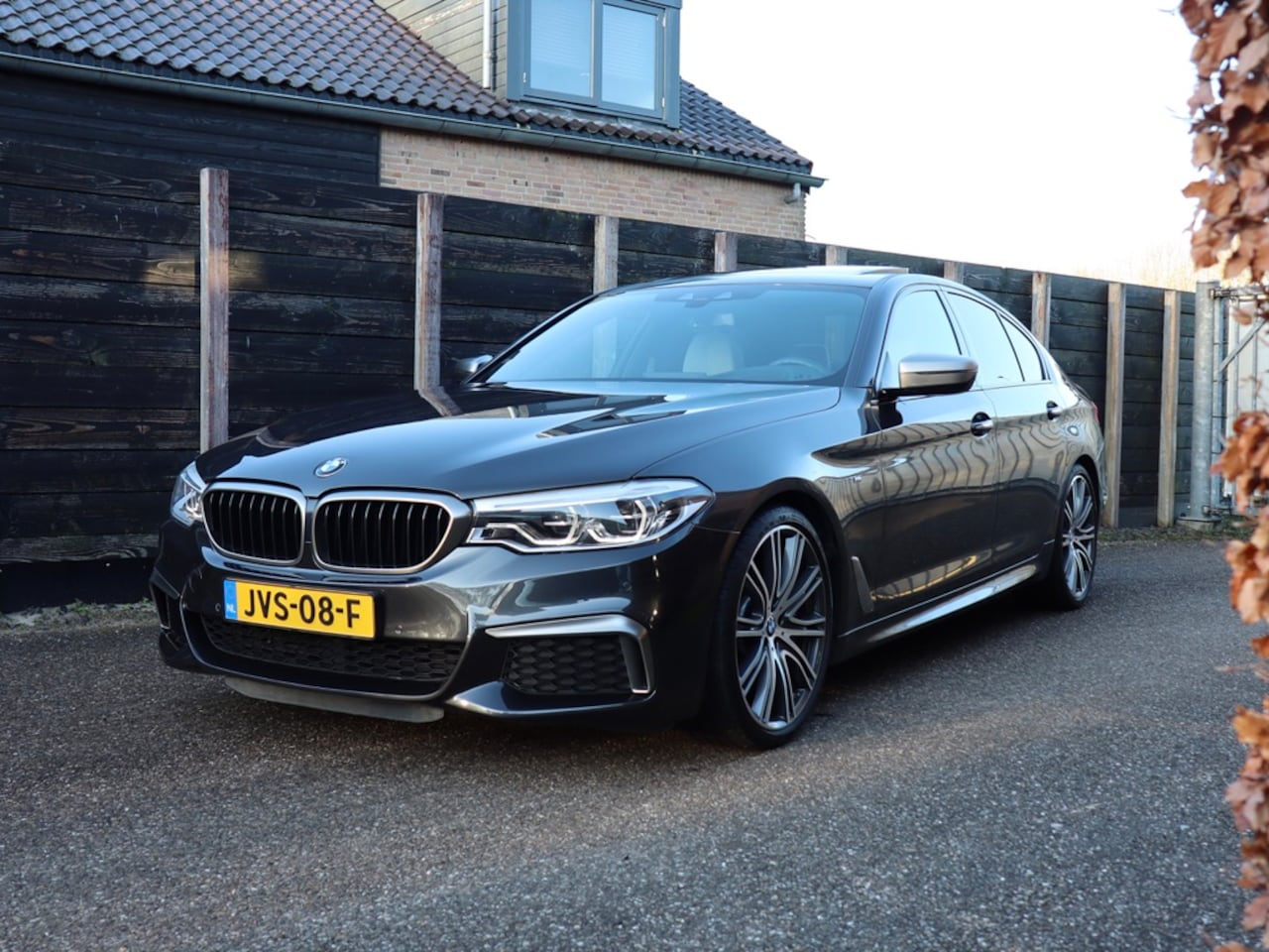 BMW 5-serie - M550i xDrive High Executive dealer O.H., BTW-auto - AutoWereld.nl
